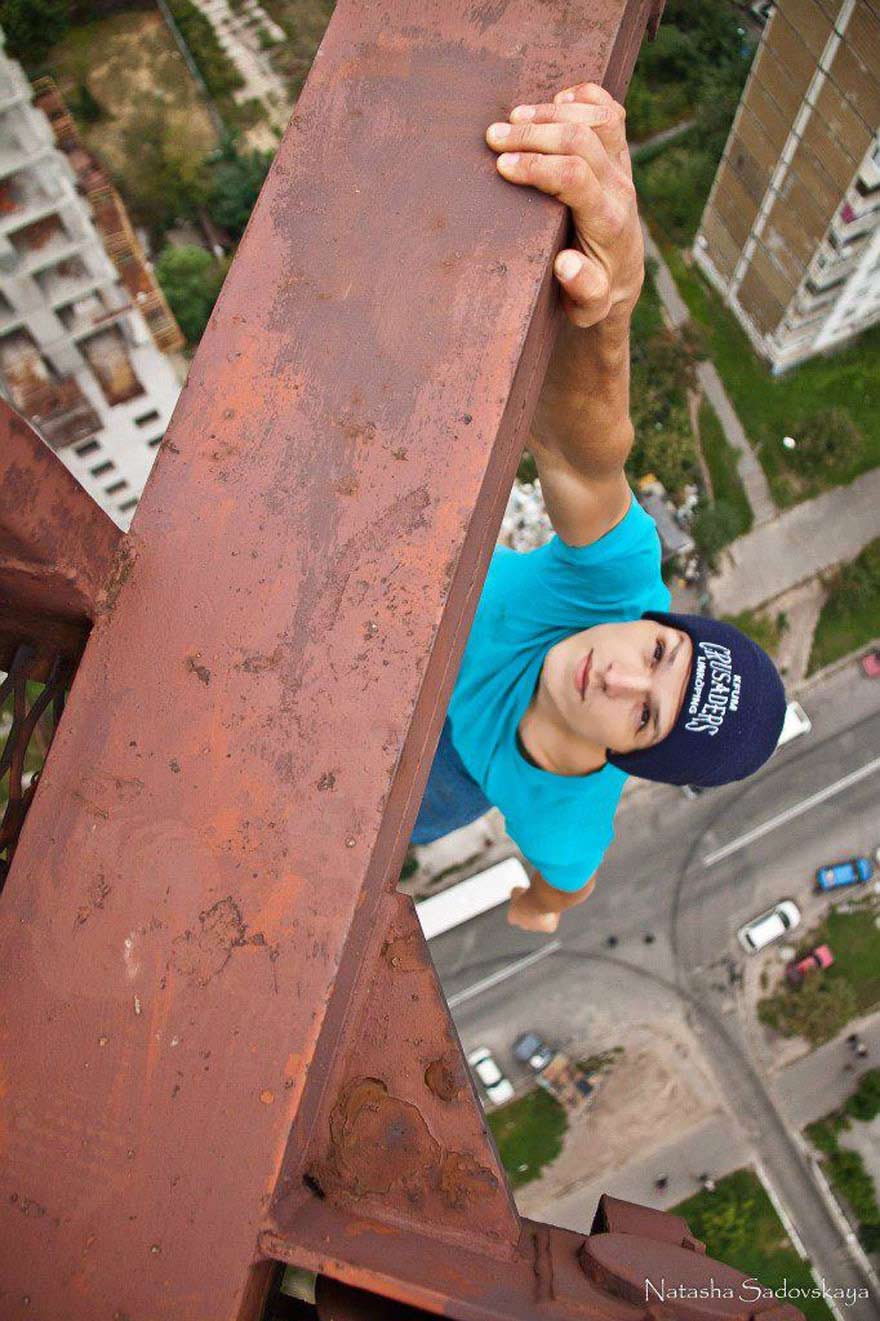 ukrainian-daredevil-hangs-from-buildings-mustang-wanted-11
