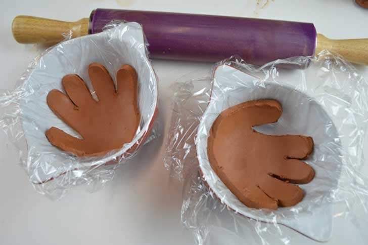 Este es un lindo y entretenido proyecto de barro que debes hacer con tu