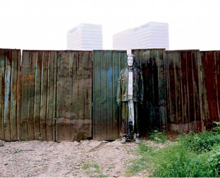 liu-bolin-hiding-in-the-city-no.-75