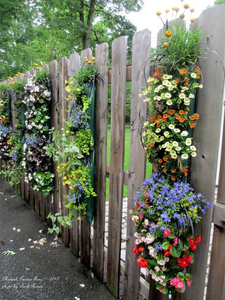 Garden-fence-decor-ideas-40-57234bcf3a4e4__700
