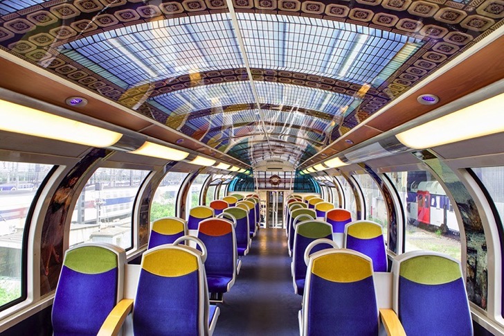 impressionist-art-public-trains-france-designboom-02