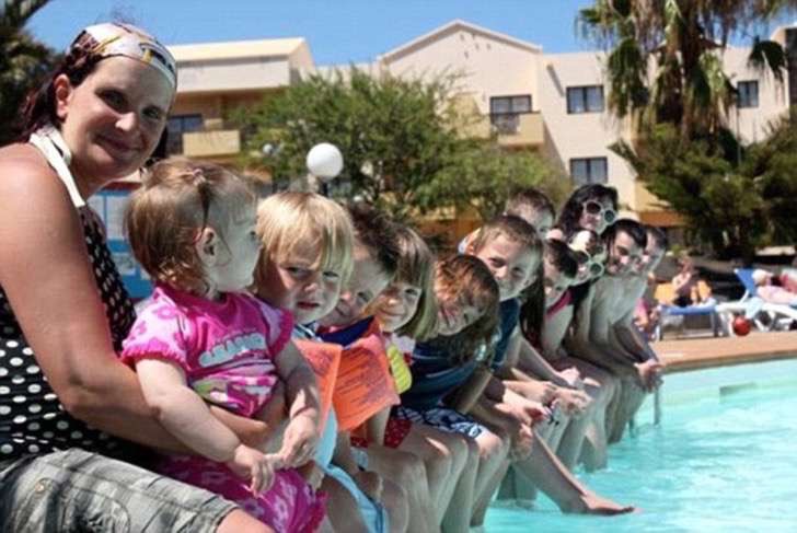 36a6a36600000578-3711838-the_radfords_enjoying_a_holiday_in_the_sun_the_couple_run_a_fami-a-3_1469688490005-2