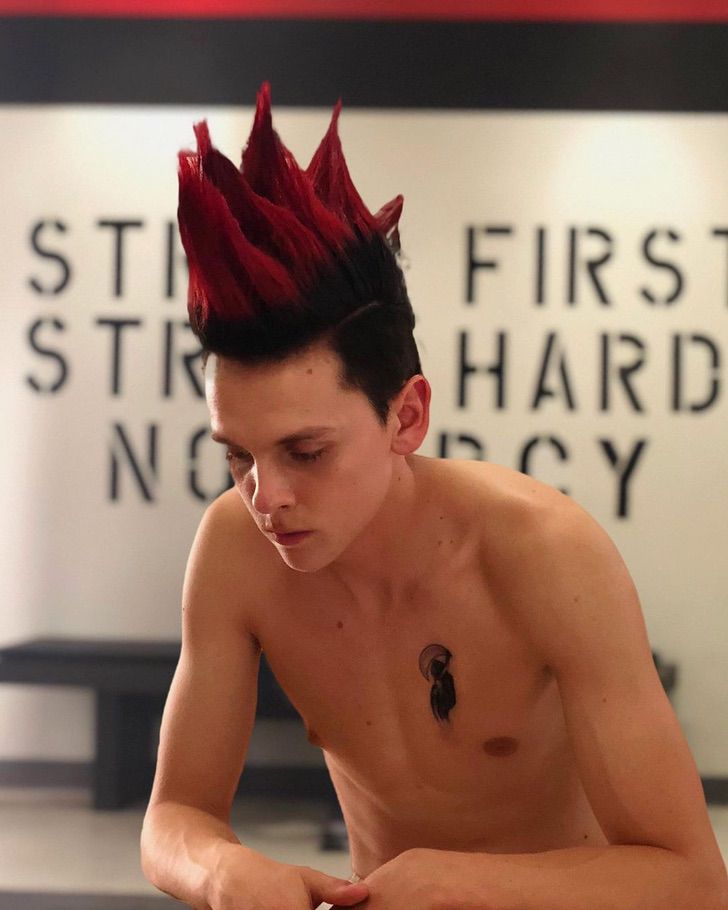 Protagonista De Cobra Kai Pide Que Boten A Hawk De La Serie Traiciono El Codigo De Mejores Amigos Upsocl Protagonista De Cobra Kai Pide Que Boten A Hawk De La Serie Traiciono El Codigo De Mejores Amigos Upsocl