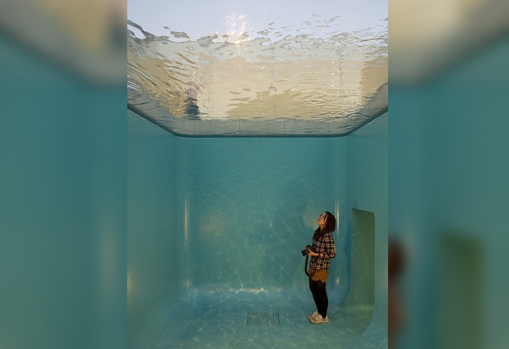 Ellos caminan por minutos debajo del agua como si no pasara nada, pero